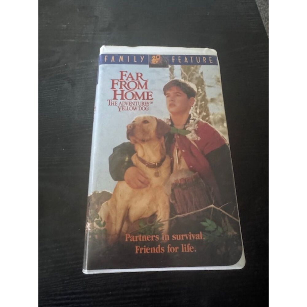 Far From Home: The Adventures Of Yellow Dog (VHS,1995) Clamshell